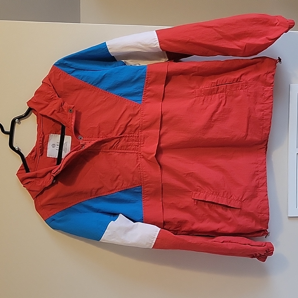 Lightweight Windbreaker